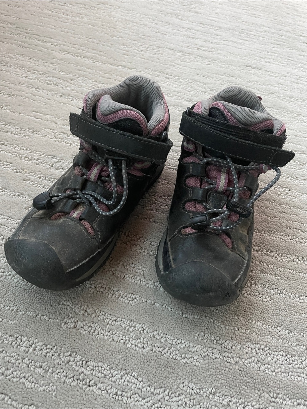 Keen Kids Black and Pink Hiking Boots size 11